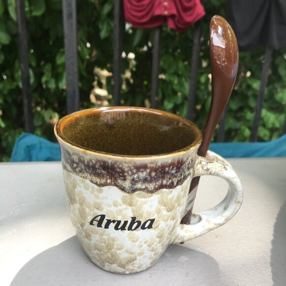 Hand crafted small Aruba mug with spoon - NWT - Picture 1 of 4